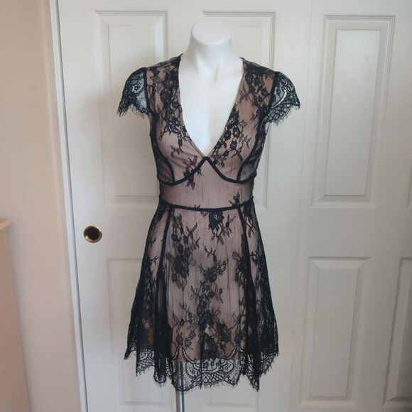 Lulus Liano Black Lace Skater Dress sz XS - Picture 6 of 16